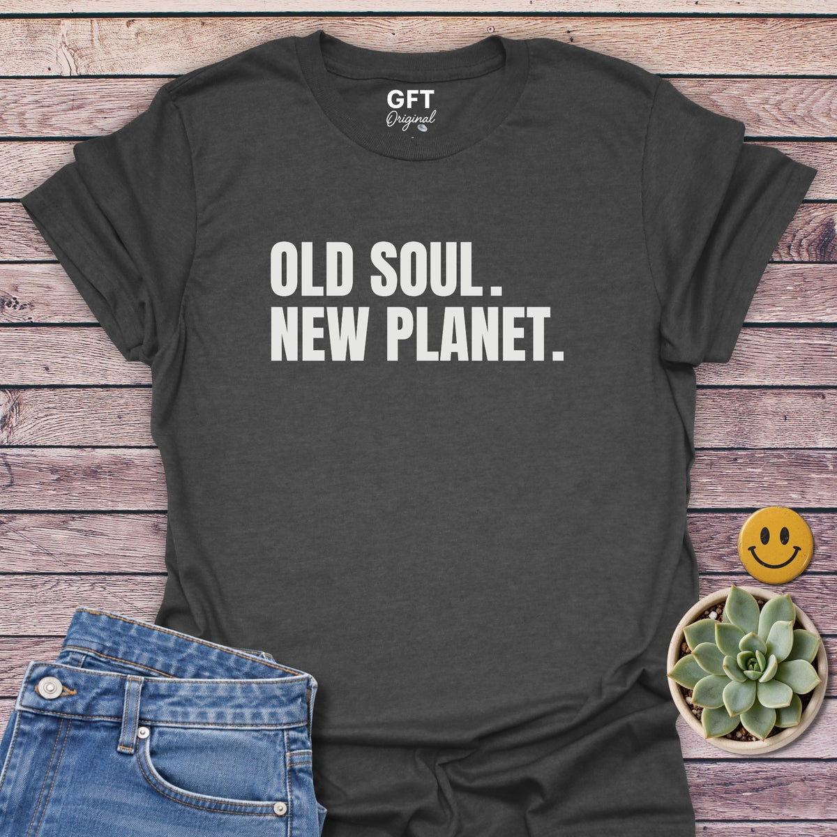 Old Soul. New Planet. T-Shirt in Dark Heather