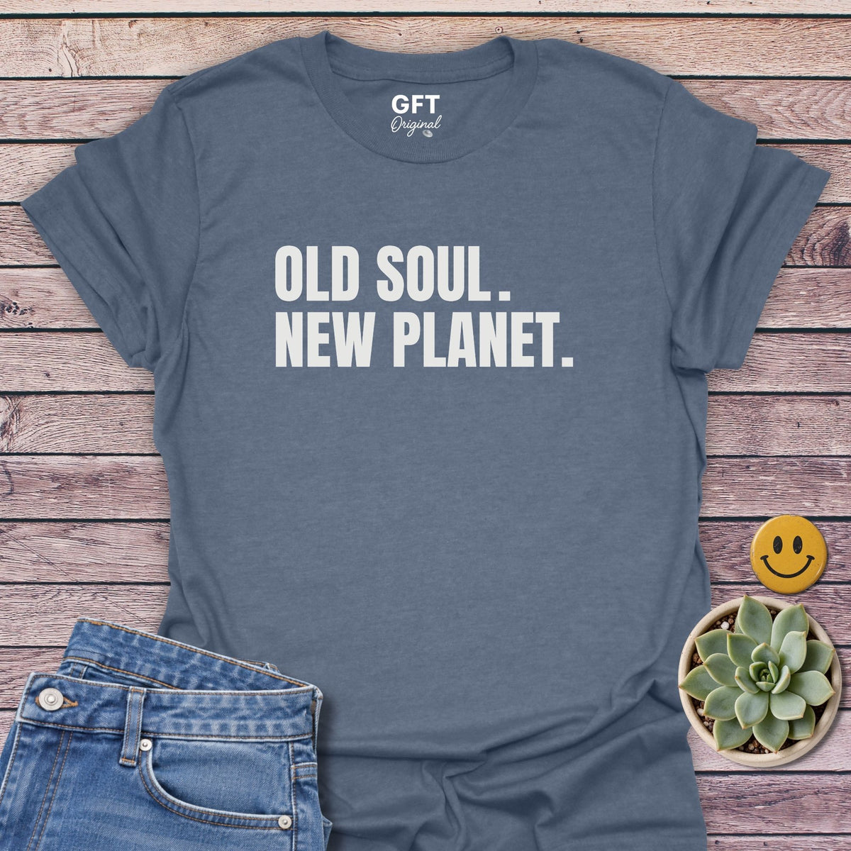 Old Soul. New Planet. T-Shirt in Heather Indigo