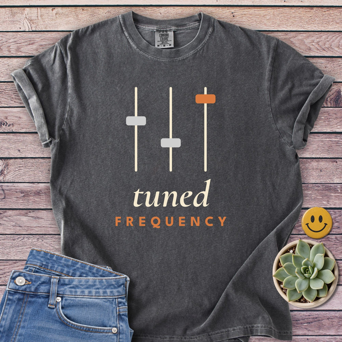 Tuned Frequency T-Shirt in Pepper